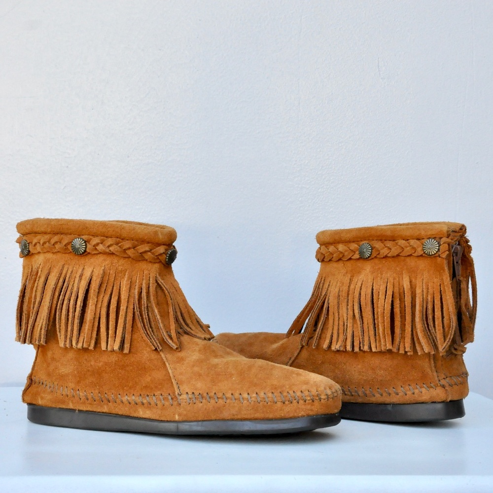 Minnetonka Moccasin Ankle Boots Booties - Brown Leather Suede - Zip Up Fringes 7